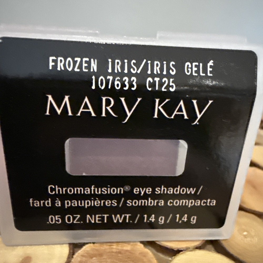 Mary Kay CHROMAFUSION EYE SHADOW 0.05 Oz Frozen Iris 107633